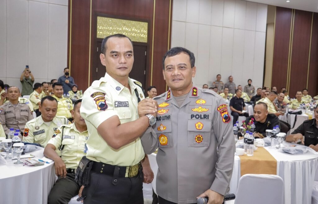 Satpam yang mengembalikan emas 500 gram milik penumpang di Stasiun Tawang mendapat apresiasi Kapolda Jateng