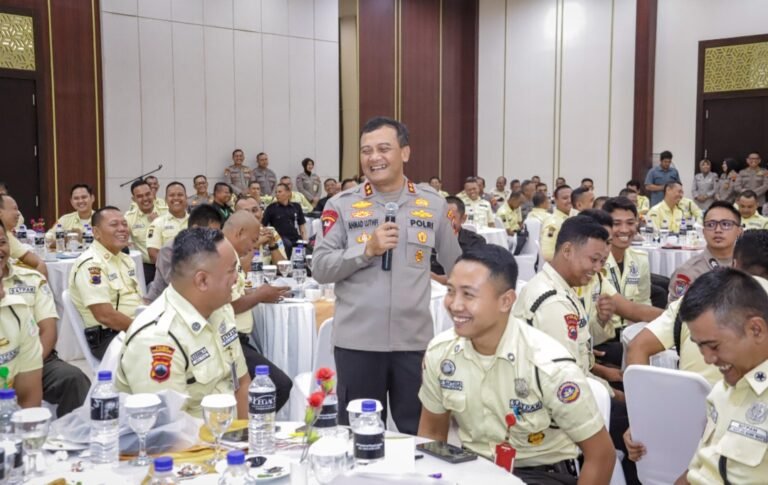 Satpam yang mengembalikan emas 500 gram milik penumpang di Stasiun Tawang mendapat apresiasi Kapolda Jateng